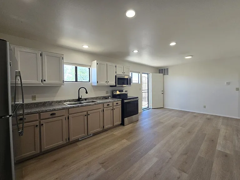 18340 US Highway 84/285 — Photo 10