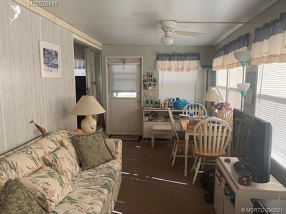 4th image of 643 Nettles Blvd
