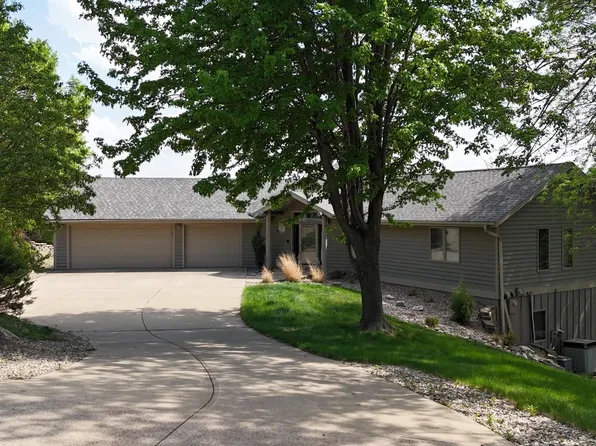 148 Signal Hill Rd, Yankton, SD 57078