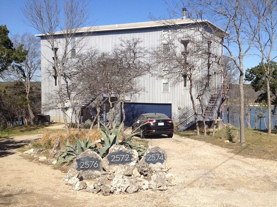 2572 driveway on left side