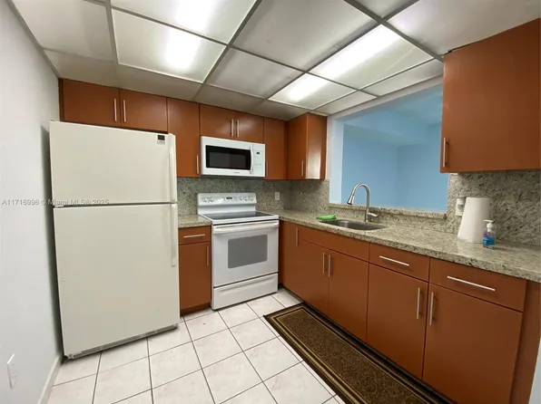 2055 SW 122nd Ave APT 205, Miami, FL 33175