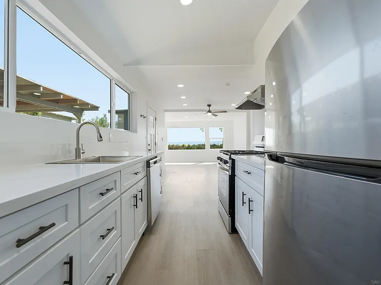 2844 State St — Photo 1