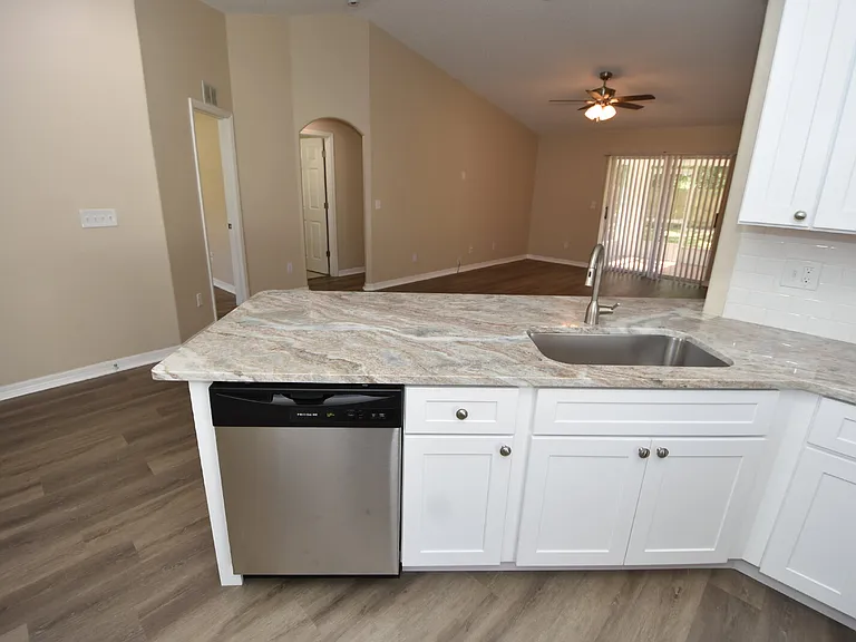 6 Seckel Ct — Photo 8