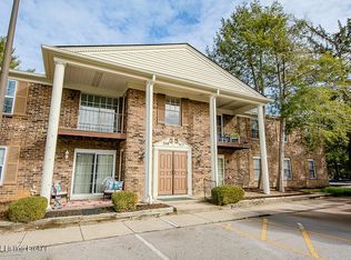 312 Logsdon Ct, Douglass Hills, KY 40243