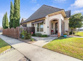 332 Dunvegan Ct, Lafayette, LA 70503