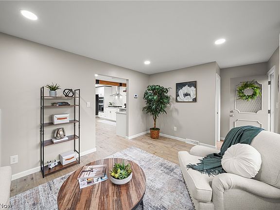 3rd image of 2051 Presidential Pkwy #28