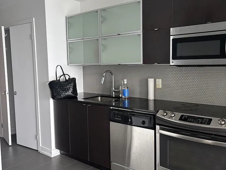 170 Fort York Blvd #2713 — Photo 6
