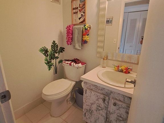 5th image of 234 Windsor K