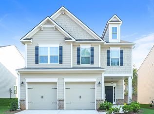 1044 Shadow Glen Dr, Fairburn, GA 30213