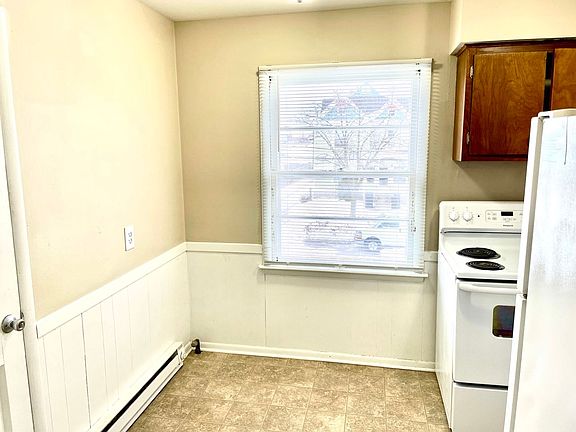 5th image of 323 Prospect Ave NE APT 3