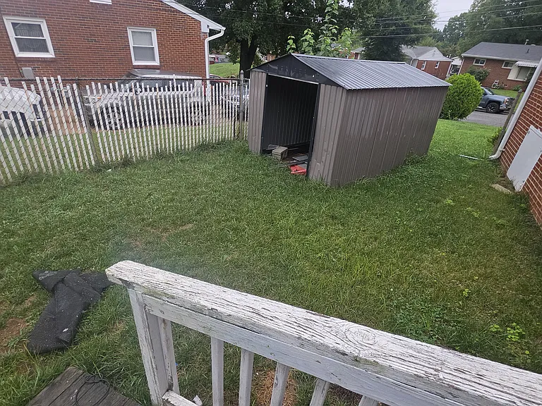 1805 Curry St — Photo 4