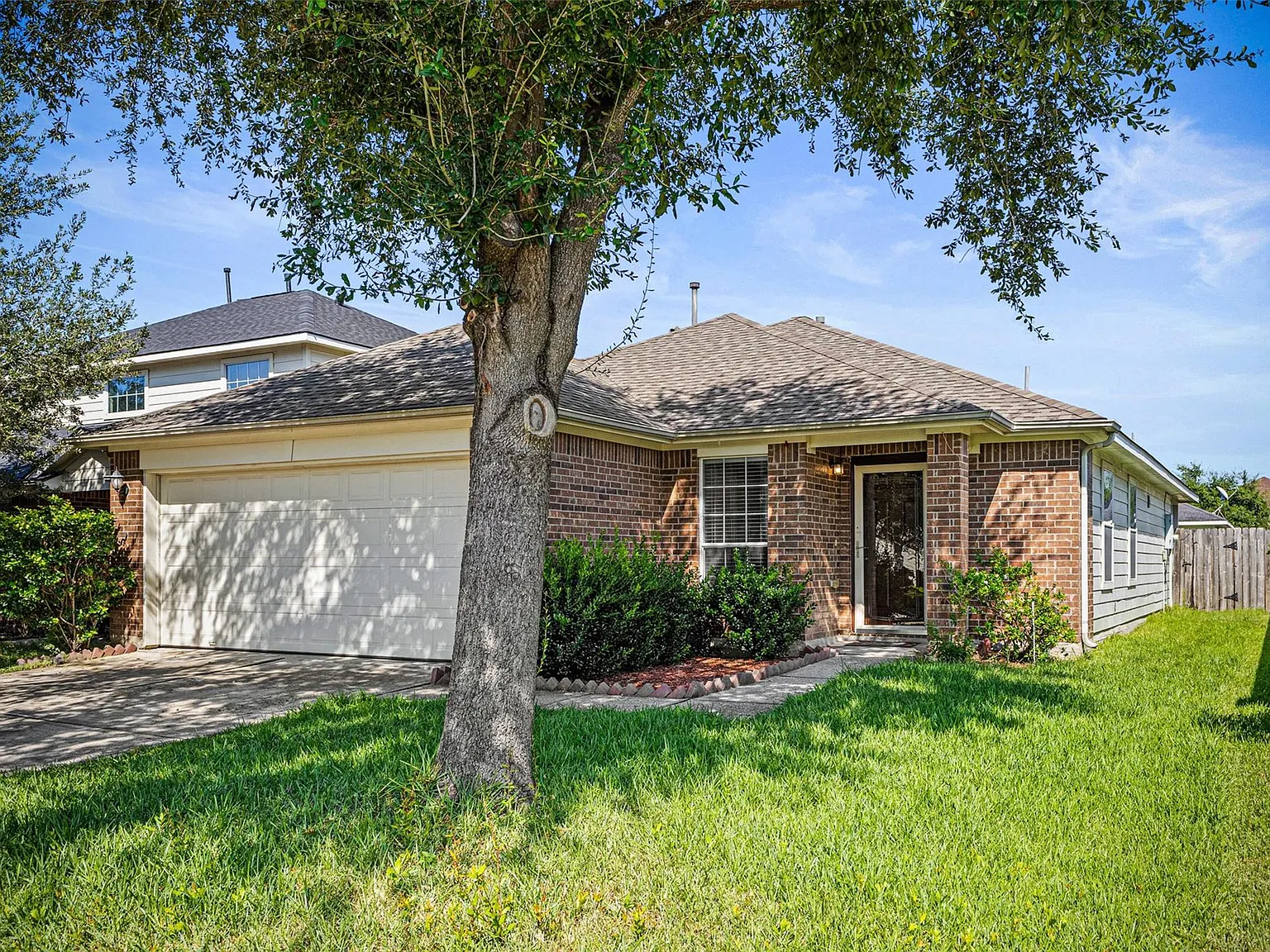 3 bed, 2.0 bath, 1654 sqft, $2,000 — Photo 4