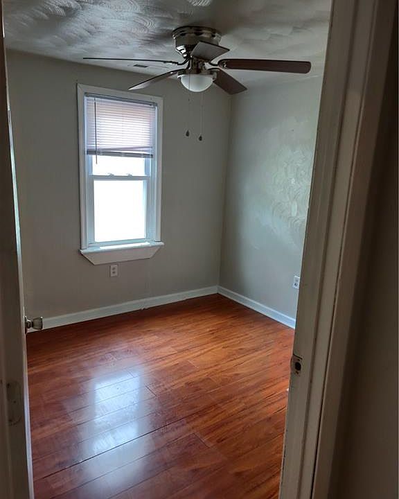 1st image of 2802 Elm Ave
