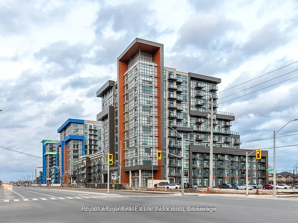 460 Dundas St E #215