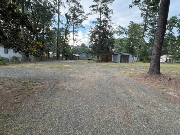 562 Toledo Beach Dr, Hemphill, TX 75948