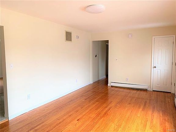 5th image of 29 Park Hill Dr