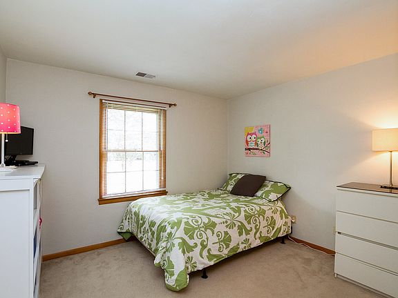 5th image of 897 Strickland Blvd