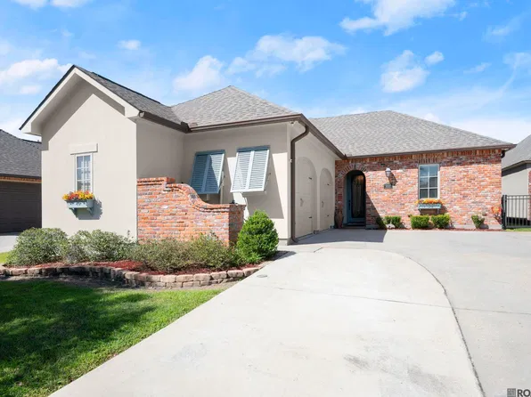 40123 Pelican Roost Dr, Gonzales, LA 70737