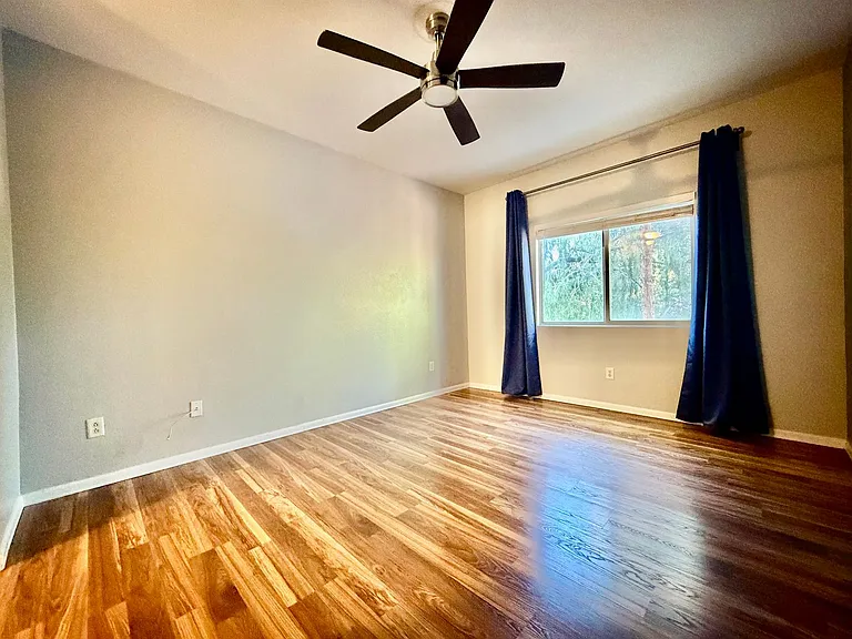5650 E Sahara Ave #2024 — Photo 19