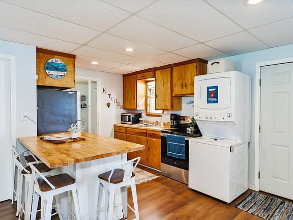 3rd image of 120 Tettleton Cir