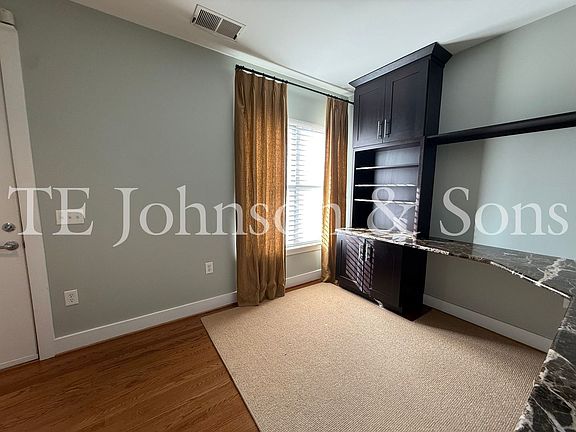 3rd image of 309 N Green St