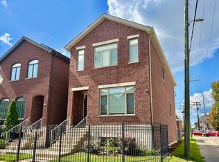 2810 S Grove St, Chicago, IL 60608