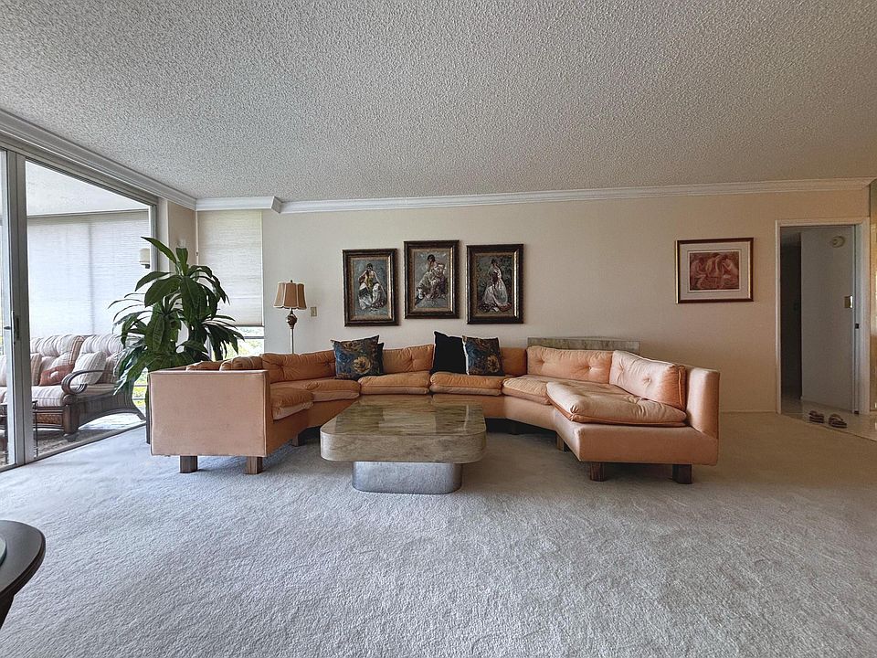1st image of 3930 Oaks Clubhouse Drive #506