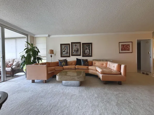 3930 Oaks Clubhouse Drive #506, Pompano Beach, FL 33069