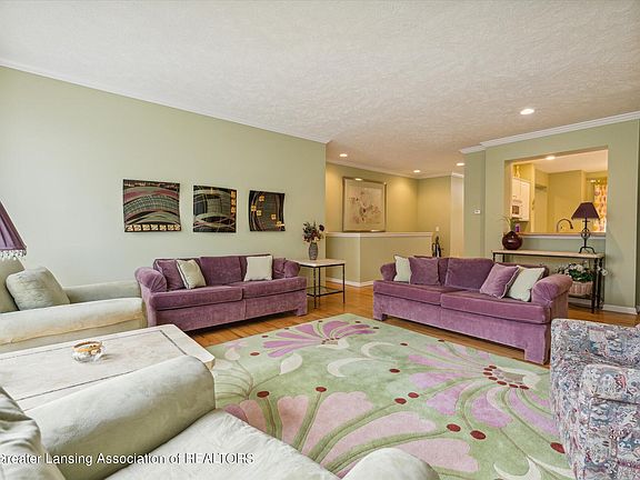 2nd image of 425 Buteo Dr