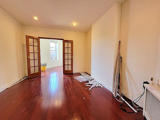 1st image of 26 7th Ave S #3V