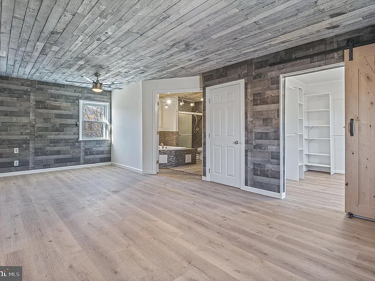 312 N Hammonds Ferry Rd — Photo 26