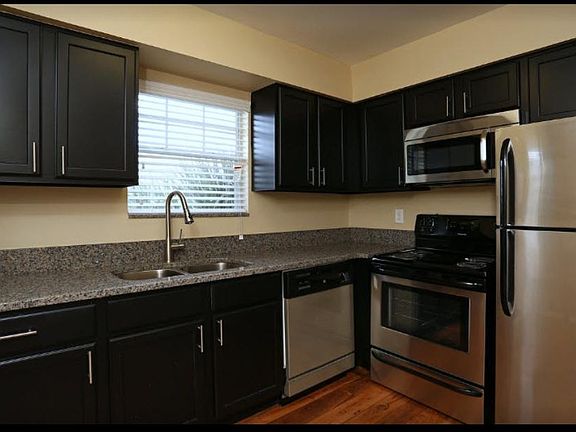 3rd image of 2222 Gator Dr APT 296