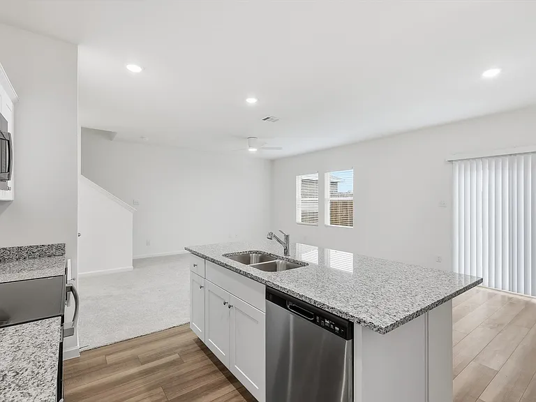 2106 Meadow Park Dr — Photo 20