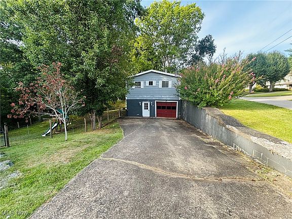 2nd image of 33 Wildwood Ln