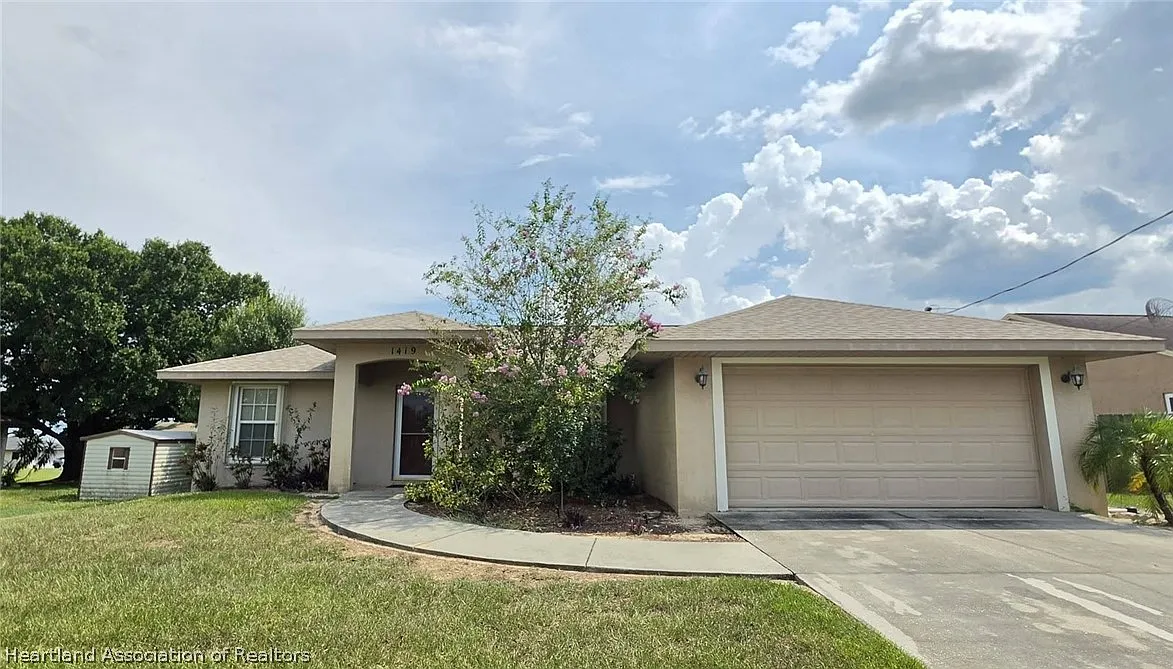 3 bed, 2.0 bath, 1231 sqft, $1,750 — Photo 1