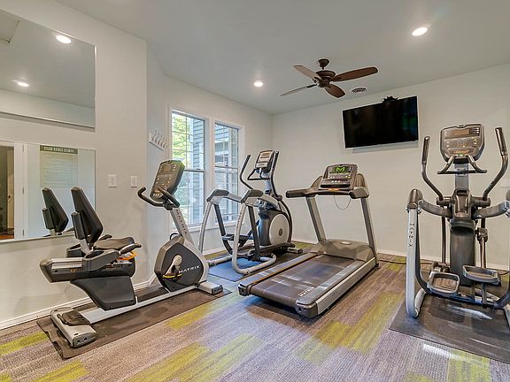 3rd image of 19928 Bothell Everett Hwy APT 415