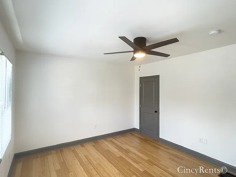 3335 Hewitt Crescent St — Photo 11