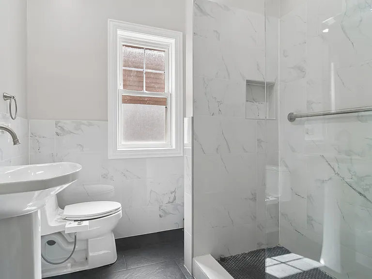 2247 W Estes Ave #1 — Photo 10