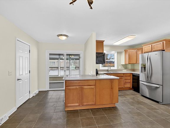 5th image of 5699 Lamplighter Ln