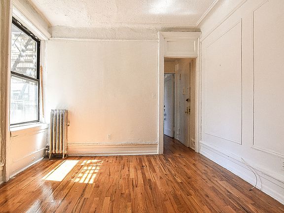 5th image of 540 Manhattan Ave APT 2J