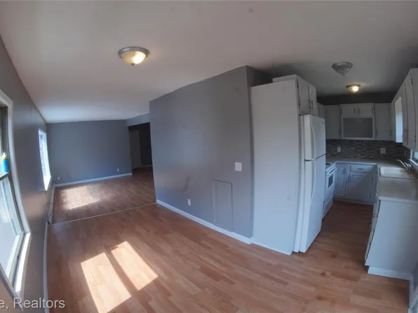 510 Pleasant St APT 6, Charlotte, MI 48813
