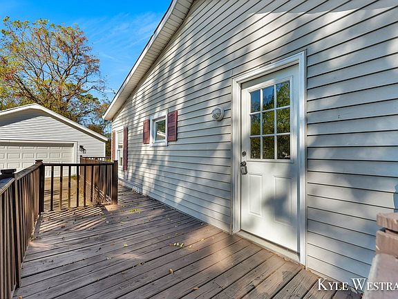 5th image of 818 Lake Michigan Dr NW