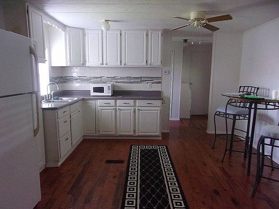 3rd image of 1335 Fleming Ave #174