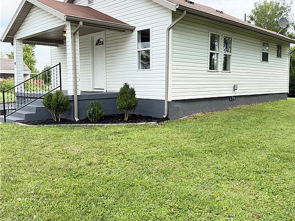 4th image of 96 Devonshire Ave