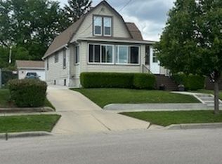 27 S Melrose Ave, Elgin, IL 60123