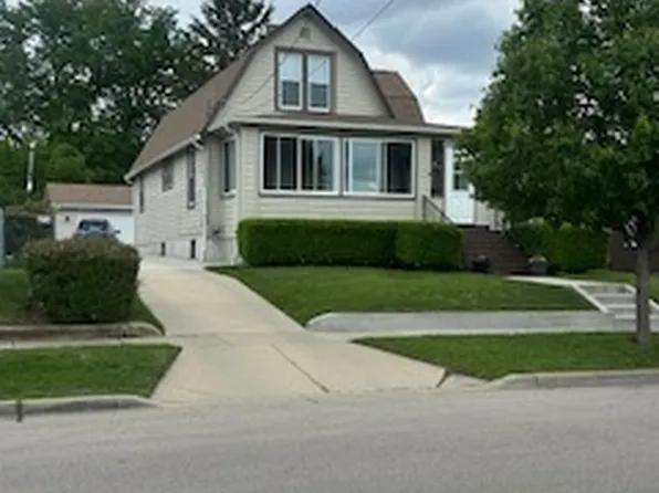 27 S Melrose Ave, Elgin, IL 60123