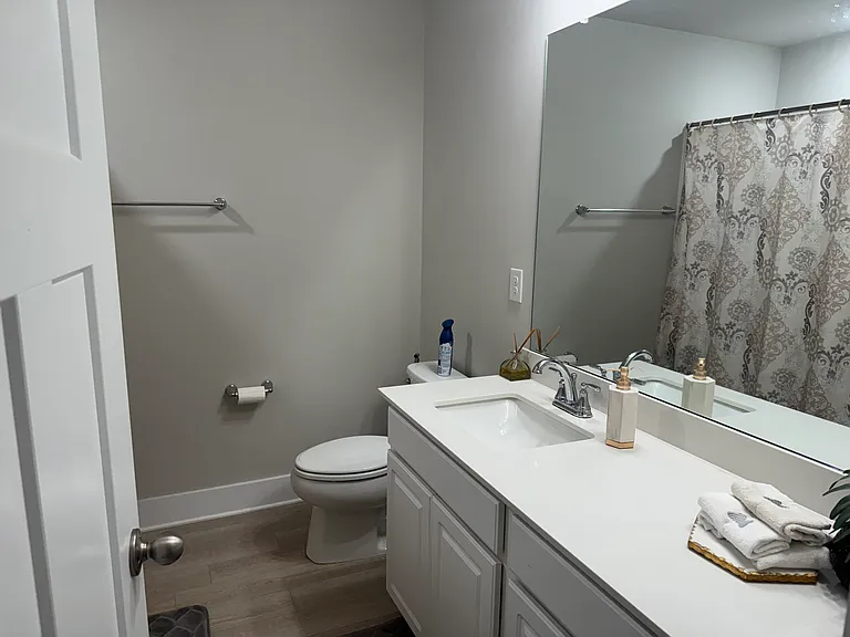 104 Greensdale Ln — Photo 28