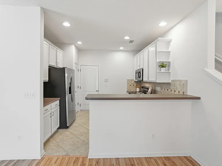 6119 Bartram Village Dr — Photo 10