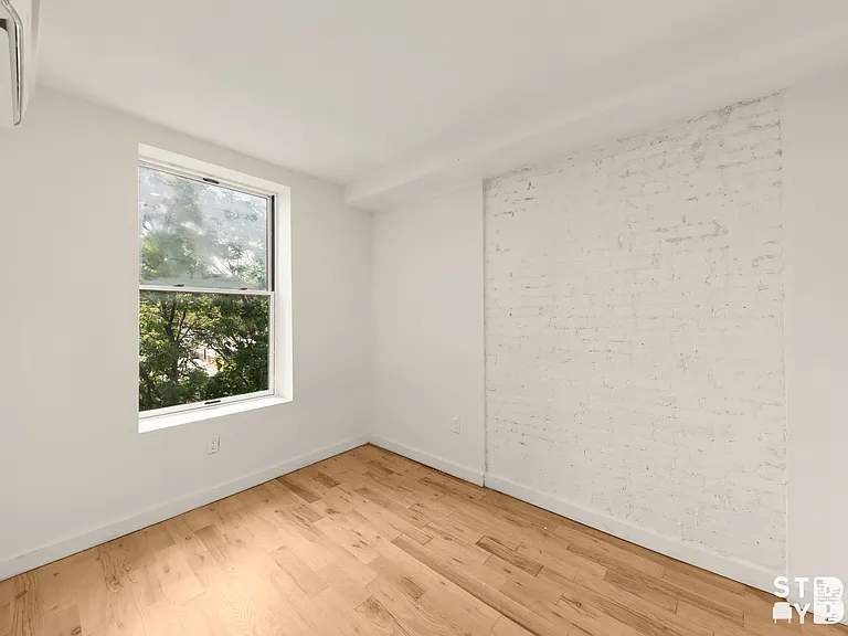 89 Moffat St #4G — Photo 5