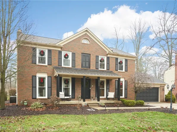 2792 Bridlewood St NW, North Canton, OH 44720